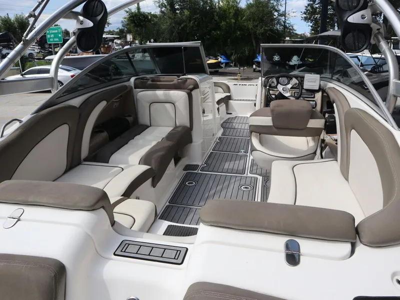 Slide: The Image of Yamaha 242 Limited S 2012 - 8