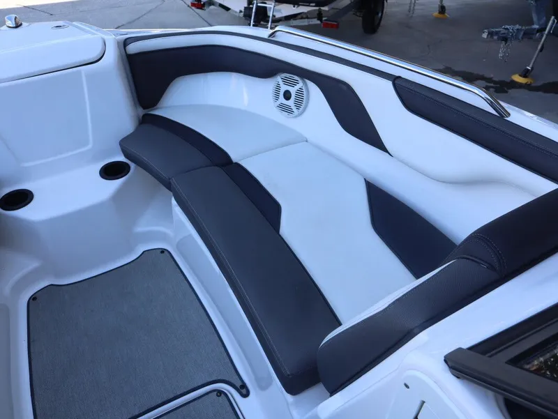 Slide: The Image of Yamaha AR210 2022 - 18