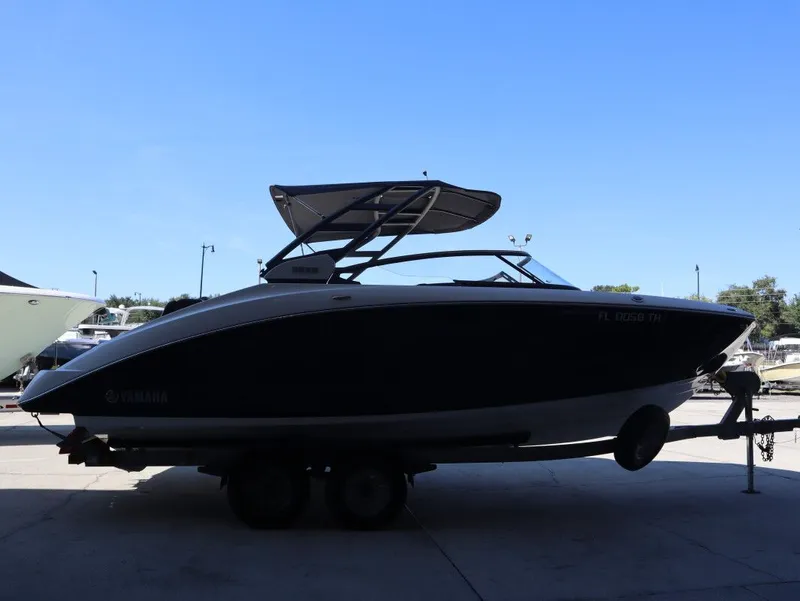 Slide: The Image of Yamaha 252S 2022 - 4