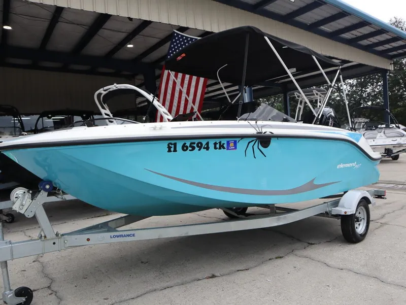 Slide: The Image of Bayliner Element M17 2023 - 2