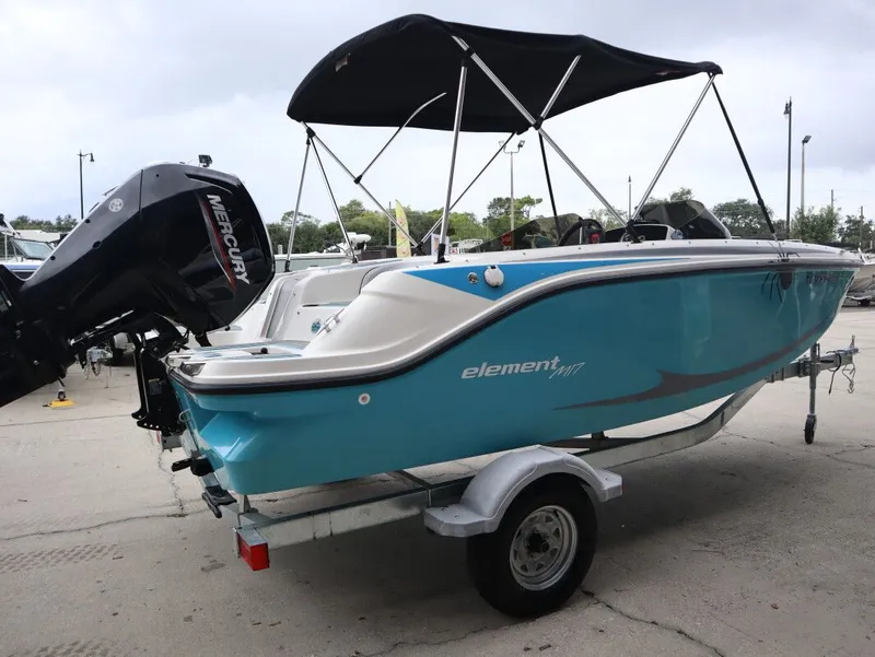 Slide: The Image of Bayliner Element M17 2023 - 5