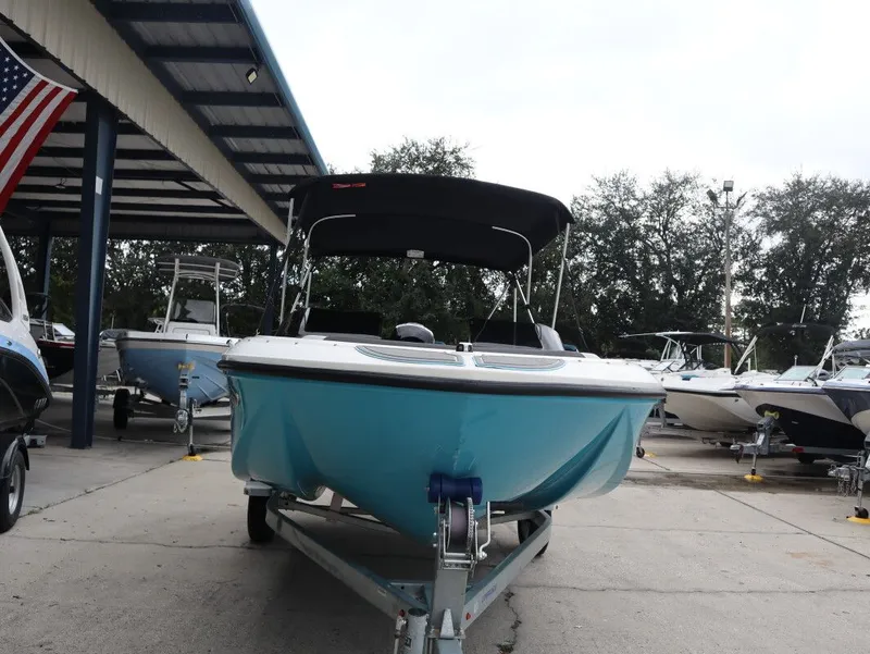 Slide: The Image of Bayliner Element M17 2023 - 6