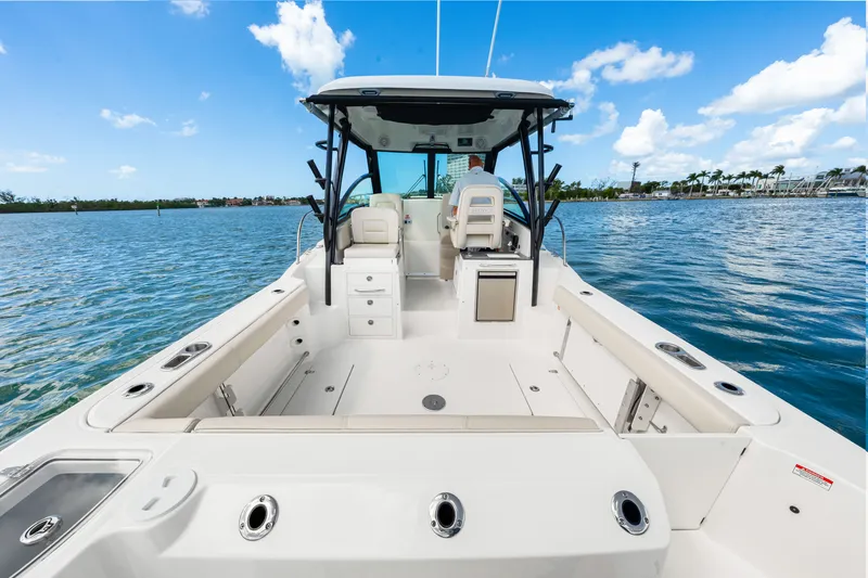 Slide: The Image of Boston Whaler 285 Conquest 2026 - 14