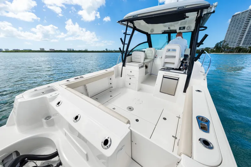 Slide: The Image of Boston Whaler 285 Conquest 2026 - 15