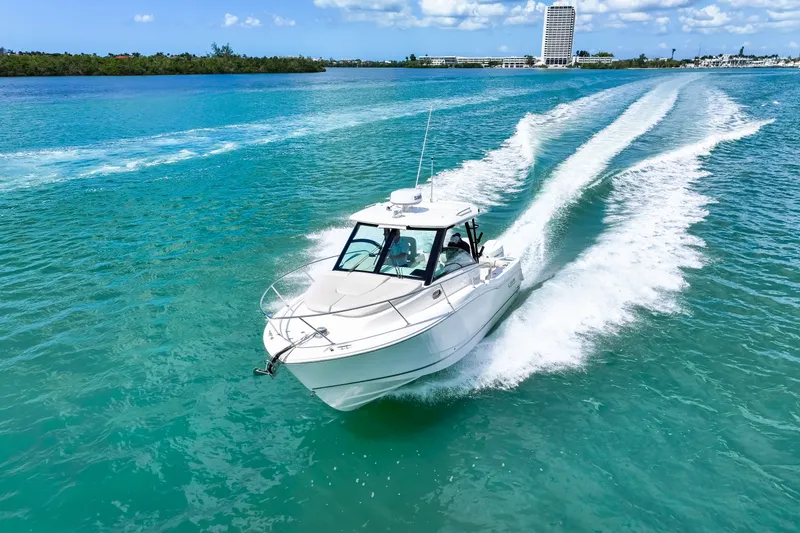 Slide: The Image of Boston Whaler 285 Conquest 2026 - 9