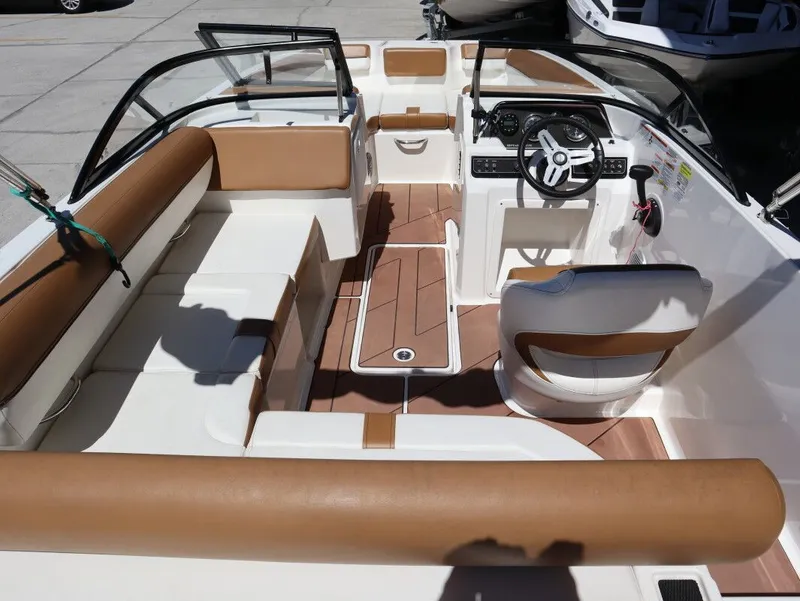 Slide: The Image of Bayliner DX 2000 2022 - 11