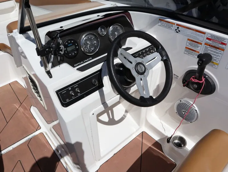 Slide: The Image of Bayliner DX 2000 2022 - 13