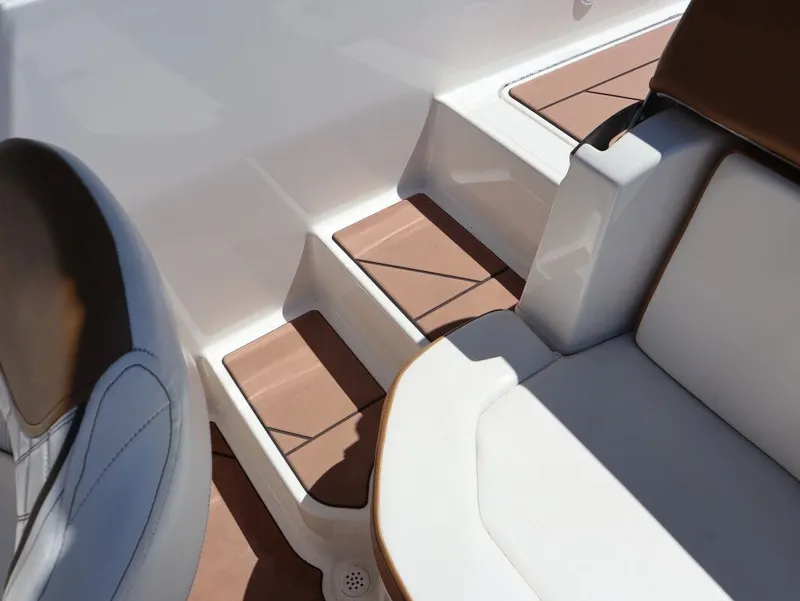 Slide: The Image of Bayliner DX 2000 2022 - 14