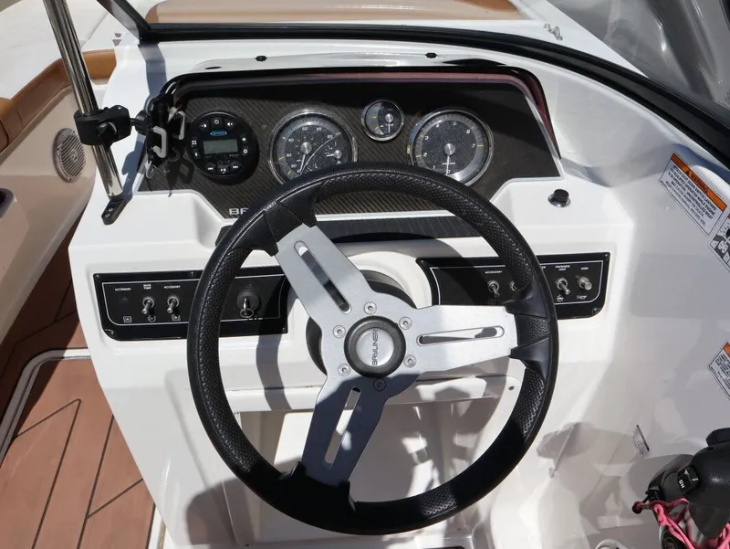 Slide: The Image of Bayliner DX 2000 2022 - 15