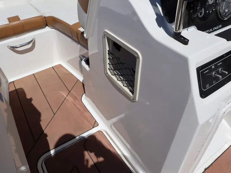 Slide: The Image of Bayliner DX 2000 2022 - 16