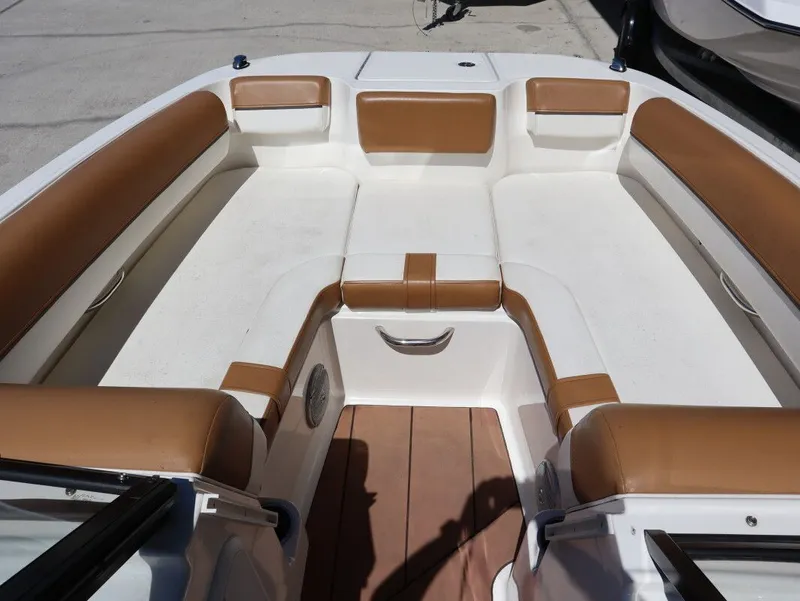 Slide: The Image of Bayliner DX 2000 2022 - 17