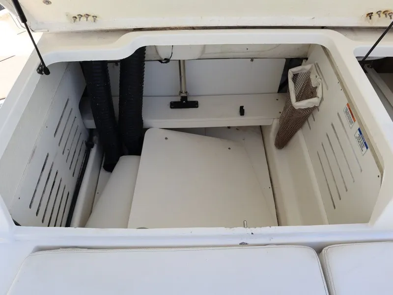 Slide: The Image of Bayliner DX 2000 2022 - 19