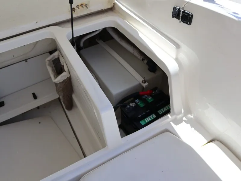 Slide: The Image of Bayliner DX 2000 2022 - 21