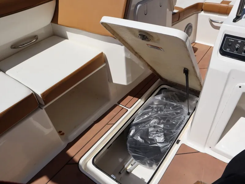 Slide: The Image of Bayliner DX 2000 2022 - 25