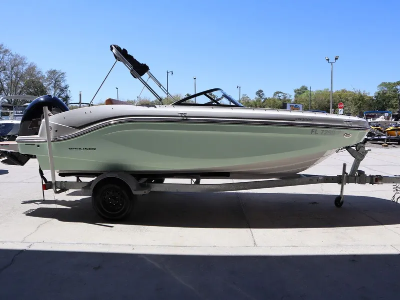 Slide: The Image of Bayliner DX 2000 2022 - 4