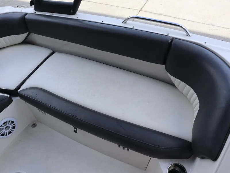 Slide: The Image of Stingray 192 SC 2019 - 18