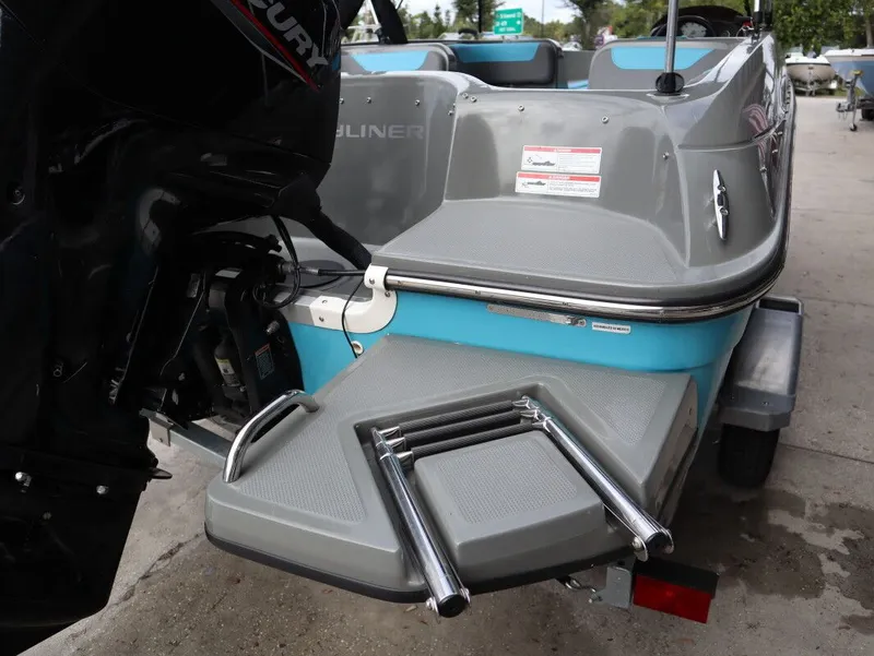 Slide: The Image of Bayliner Element E18 2023 - 6