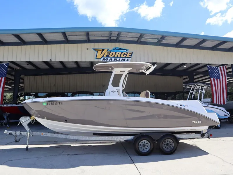 Slide: The Image of Yamaha 252 FSH 2022 - 1