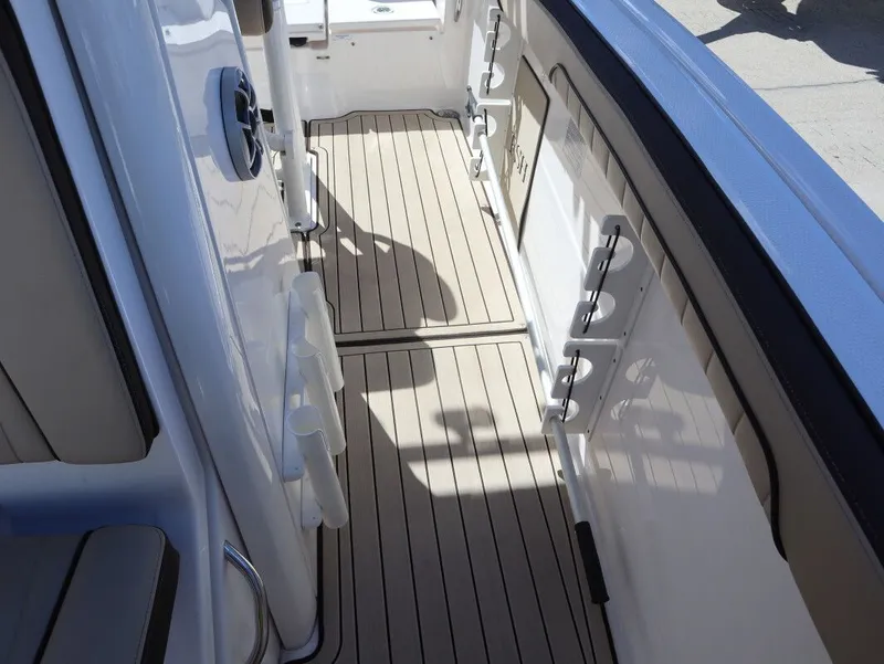 Slide: The Image of Yamaha 252 FSH 2022 - 17