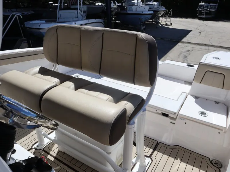 Slide: The Image of Yamaha 252 FSH 2022 - 18