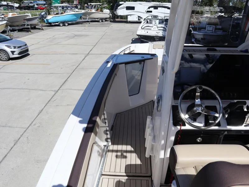 Slide: The Image of Yamaha 252 FSH 2022 - 6