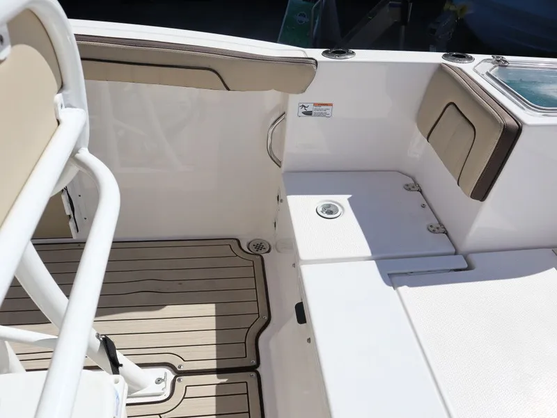 Slide: The Image of Yamaha 252 FSH 2022 - 8