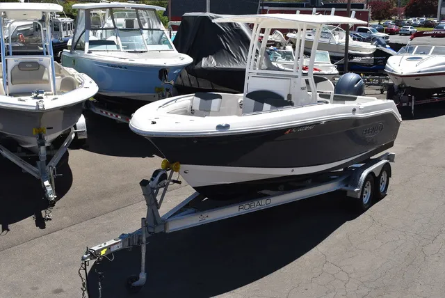 Slide: The Image of Robalo R202EX 2023 - 1