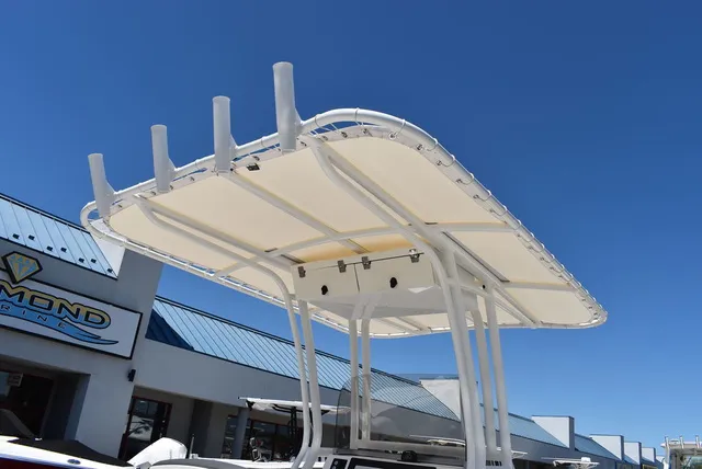 Slide: The Image of Robalo R202EX 2023 - 12