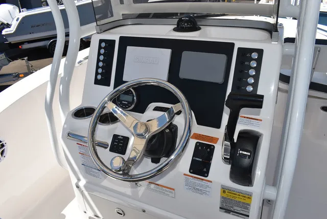 Slide: The Image of Robalo R202EX 2023 - 36