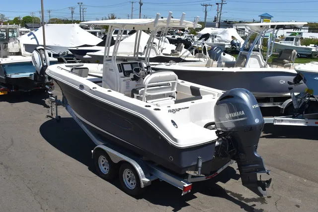 Slide: The Image of Robalo R202EX 2023 - 5