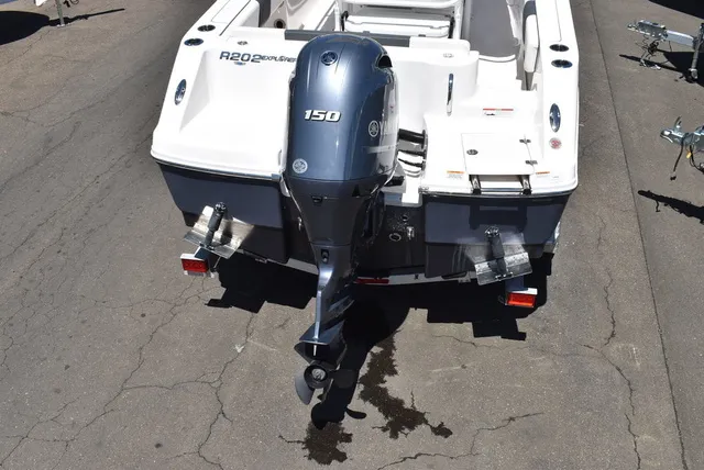 Slide: The Image of Robalo R202EX 2023 - 7
