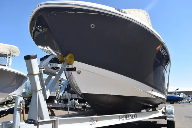 Slide: The Image of Robalo R202EX 2023 - 82