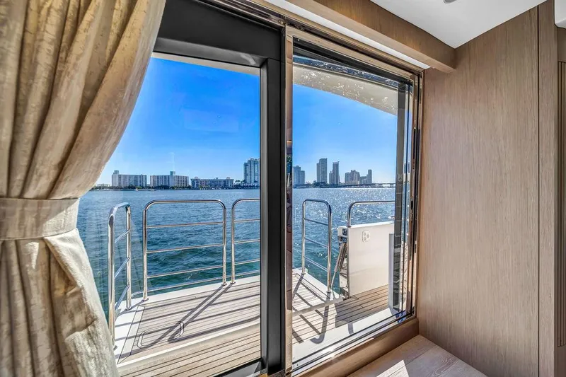 Slide: The Image of Sunseeker 86 Yacht 2021 - 59