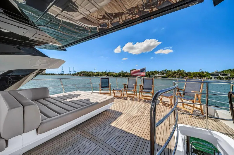 Slide: The Image of Sunseeker 86 Yacht 2021 - 67