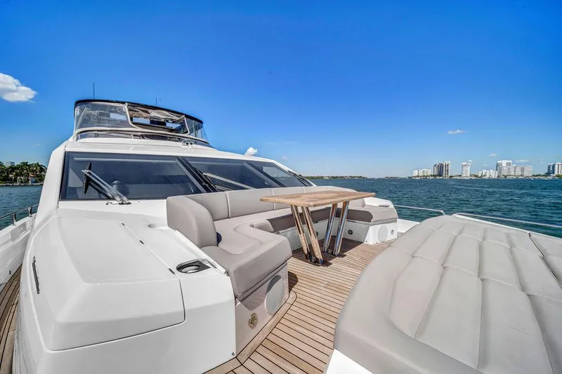 Slide: The Image of Sunseeker 86 Yacht 2021 - 78