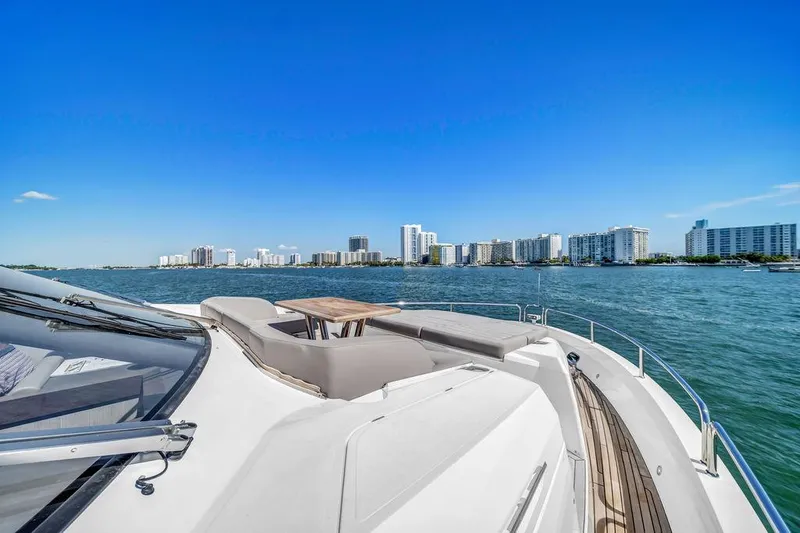 Slide: The Image of Sunseeker 86 Yacht 2021 - 81