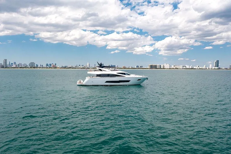 Slide: The Image of Sunseeker 86 Yacht 2021 - 83