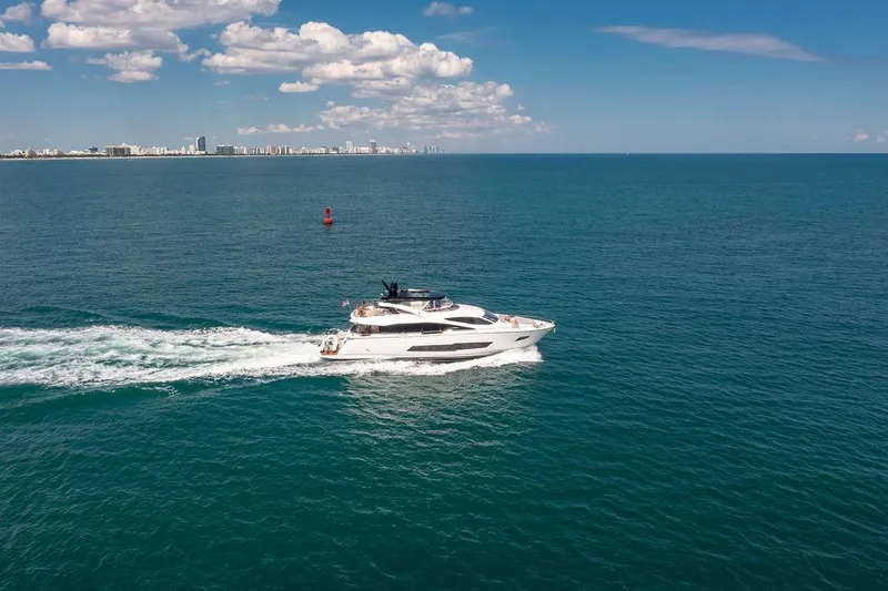 Slide: The Image of Sunseeker 86 Yacht 2021 - 88