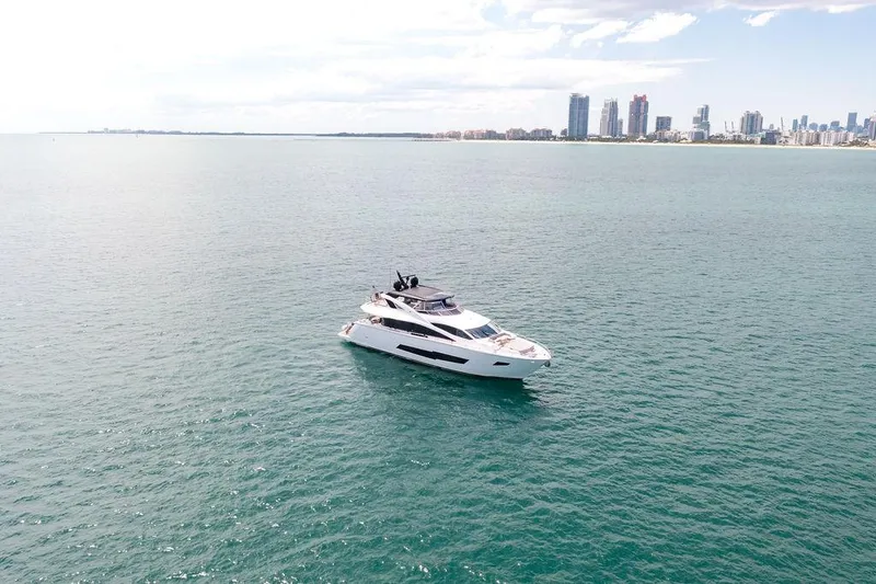 Slide: The Image of Sunseeker 86 Yacht 2021 - 93