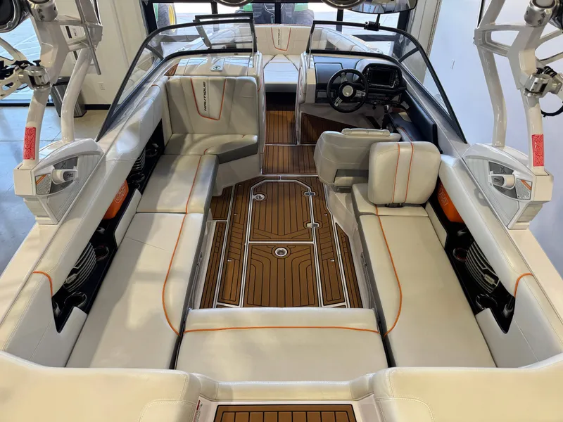 Slide: The Image of Nautique Super Air Nautique G23 2015 - 13