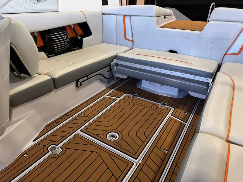 Slide: The Image of Nautique Super Air Nautique G23 2015 - 15