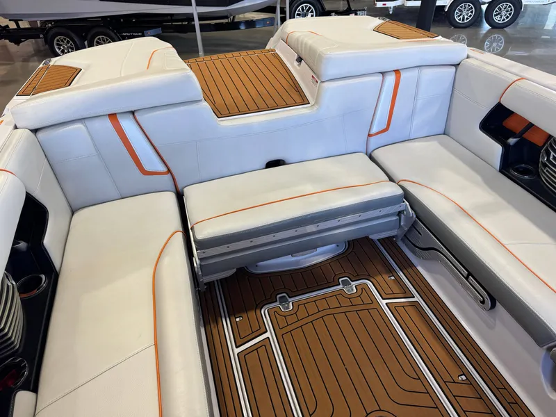 Slide: The Image of Nautique Super Air Nautique G23 2015 - 16