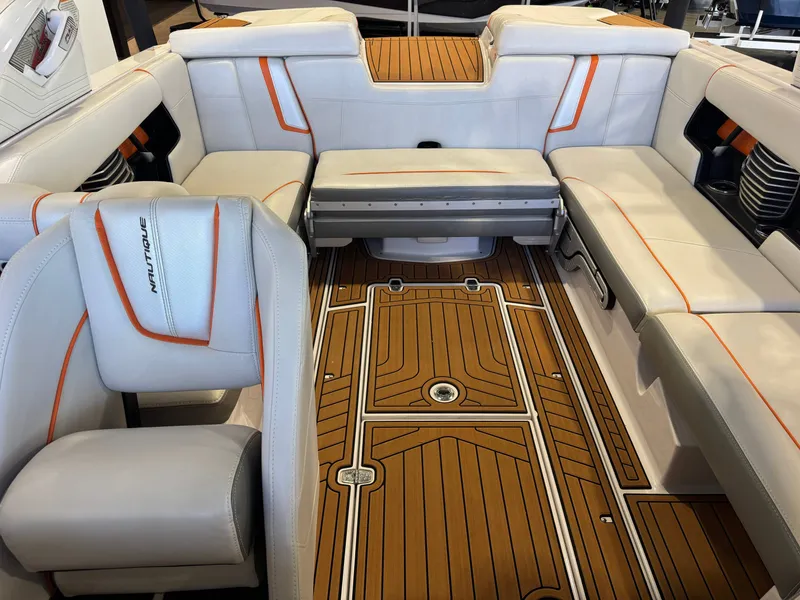 Slide: The Image of Nautique Super Air Nautique G23 2015 - 22