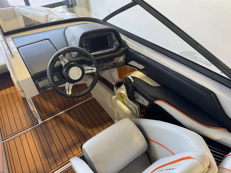 Slide: The Image of Nautique Super Air Nautique G23 2015 - 25