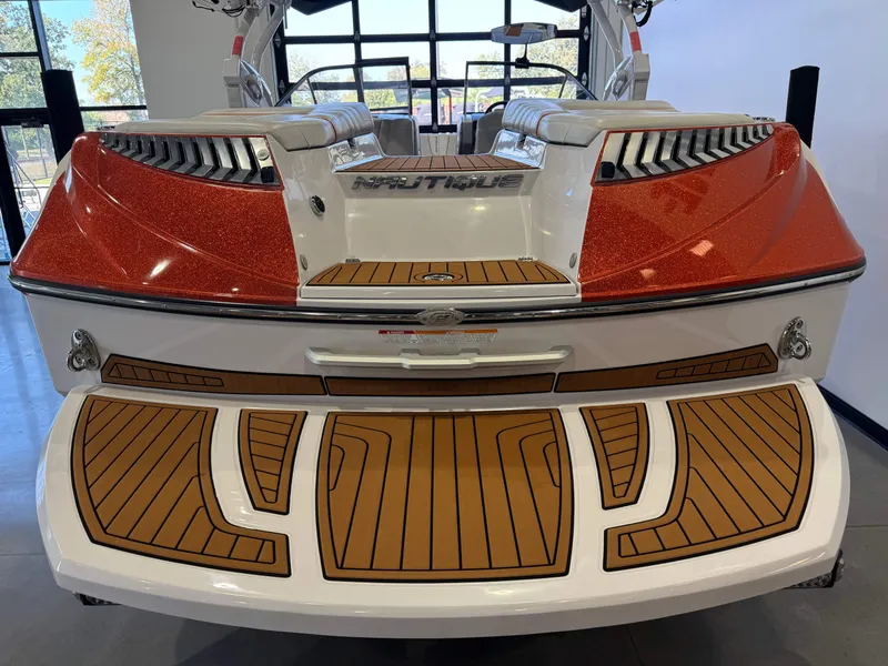 Slide: The Image of Nautique Super Air Nautique G23 2015 - 8