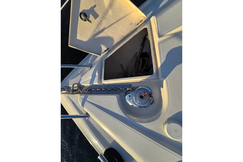 Slide: The Image of Anchor chain and winch on 1997 Sunseeker Manhattan 48 yacht deck. - 42