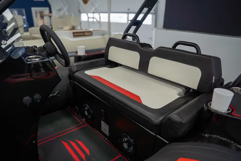 Slide: The Image of Highfield Velox 420 2026 - 10