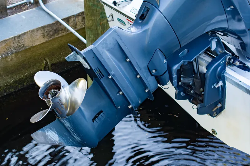 Slide: The Image of Yamaha outboard motor on 2018 Sea Hunt Ultra 211 boat, docked. - 47