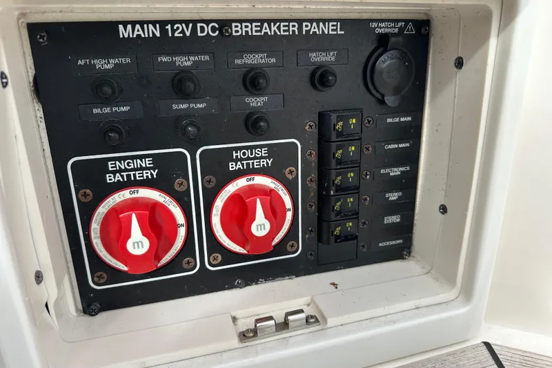 Slide: The Image of Main 12V DC breaker panel on 2019 Sea Ray SLX 350 Outboard boat. - 29