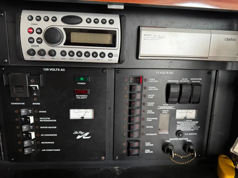 Slide: The Image of Sea Ray 290 Amberjack 2006 - 11